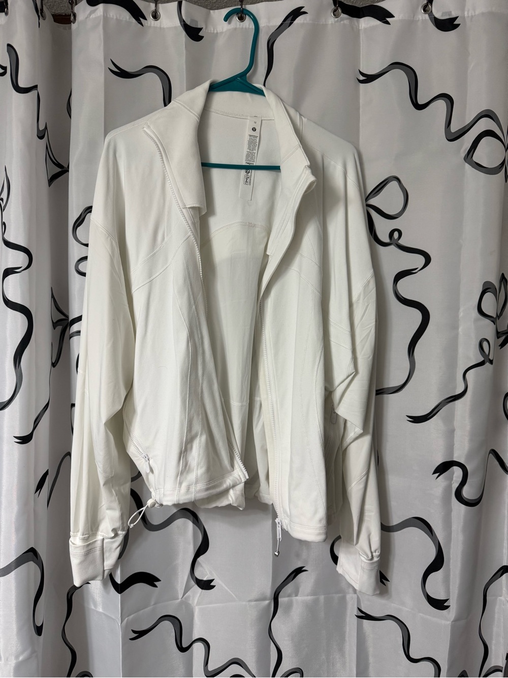 Lululemon relaxed define, size 12